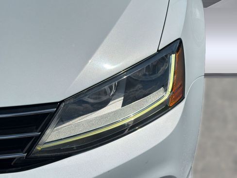 Used 2017 Volkswagen Jetta SE FWD image 10