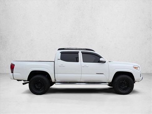 Used 2022 Toyota Tacoma SR image 4