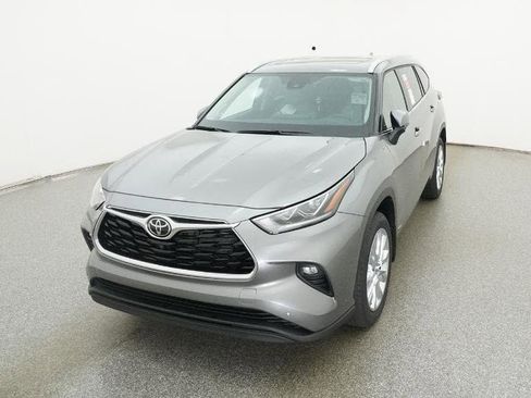 New 2026 Toyota Highlander Limited image 16