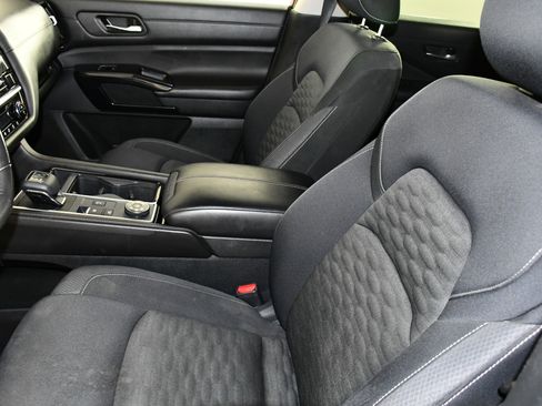 Used 2022 Nissan Pathfinder SV image 36