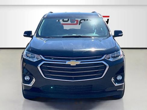 Used 2021 Chevrolet Traverse Premier FWD image 2