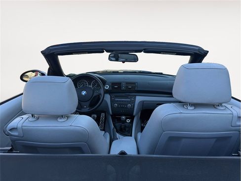 Used 2008 BMW 135i Convertible image 10