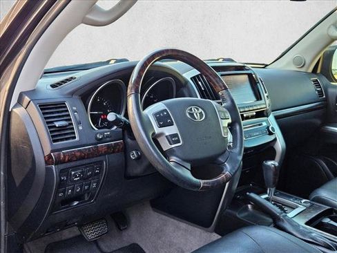 Used 2014 Toyota Land Cruiser AWD/4WD image 7