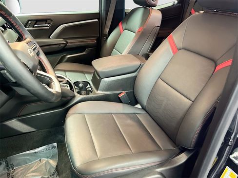 Used 2025 Chevrolet Colorado Z71 w/ Technology Package image 21