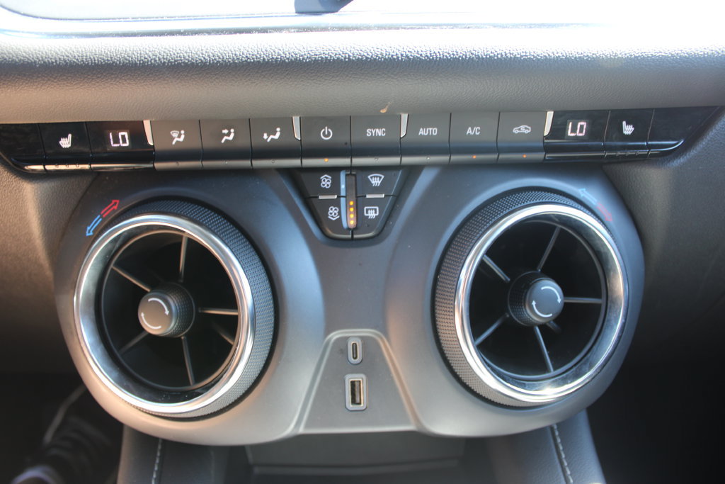 Used 2025 Chevrolet Blazer LT FWD image 46