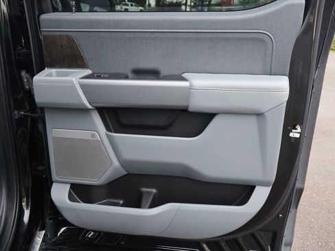 Used 2022 Ford F150 Lariat w/ Equipment Group 501A Mid image 32