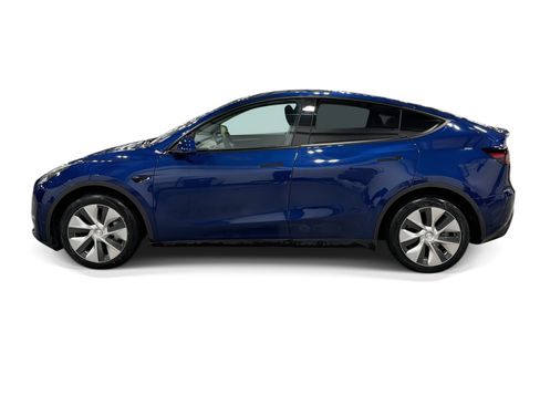 Certified 2023 Tesla Model Y Long Range AWD/4WD image 3