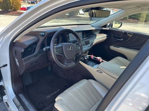 Used 2018 Lexus LS 500 w/ Interior Upgrade Package image 10