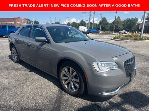 Used 2017 Chrysler 300 Limited w/ Value Package AWD/4WD image 7