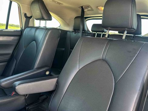 Used 2020 Toyota Highlander Limited image 20