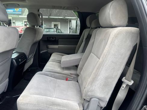 Used 2012 Toyota Sequoia SR5 AWD/4WD image 31