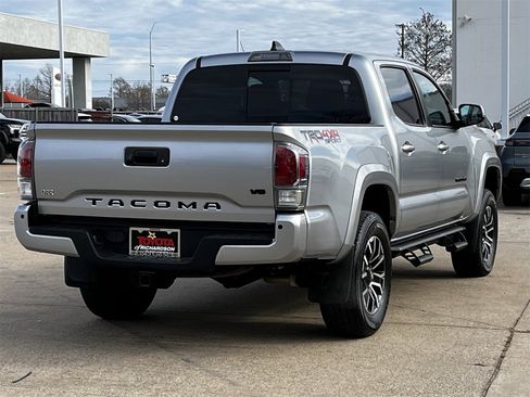 Used 2022 Toyota Tacoma TRD Sport image 4