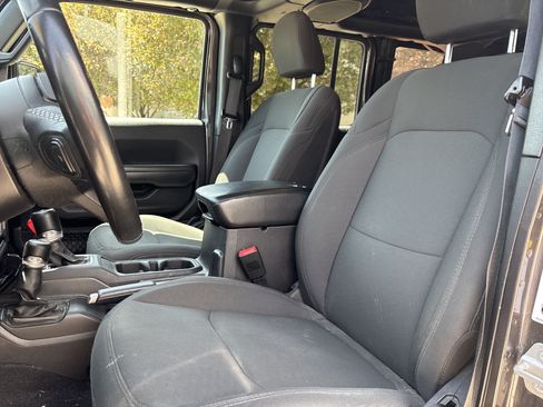 Used 2020 Jeep Wrangler Unlimited Sport S AWD/4WD image 15