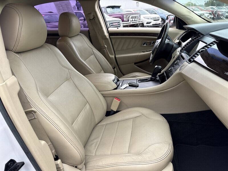 Used 2016 Ford Taurus Limited FWD image 22