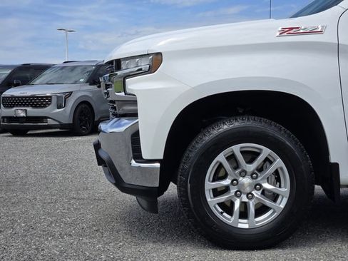 Used 2019 Chevrolet Silverado 1500 LT w/ Texas Edition AWD/4WD image 9