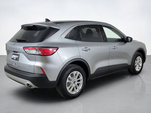 Certified 2022 Ford Escape SE w/ Convenience Package AWD/4WD image 3