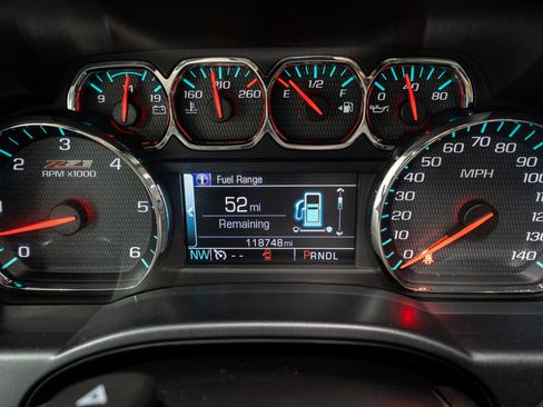 Used 2017 Chevrolet Silverado 1500 LTZ Z71 image 28