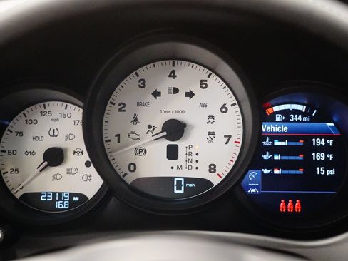 Used 2024 Porsche Macan S AWD/4WD image 18