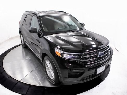 Used 2023 Ford Explorer XLT image 38