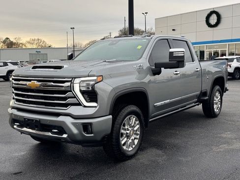 Used 2025 Chevrolet Silverado 3500 High Country w/ High Country Premium Package image 7