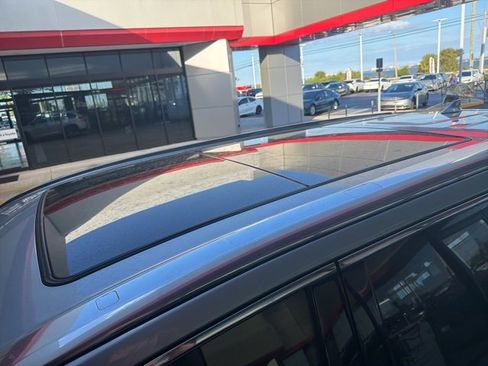 Used 2019 Toyota Highlander Limited image 5