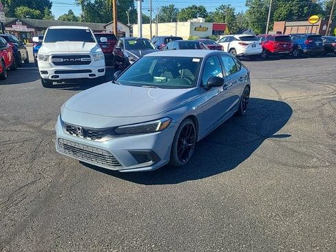 Used 2023 Honda Civic Sport image 2
