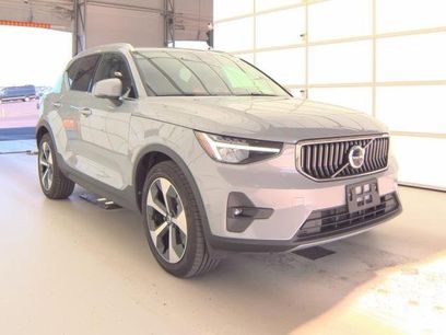 Used 2025 Volvo XC40 B5 Plus
