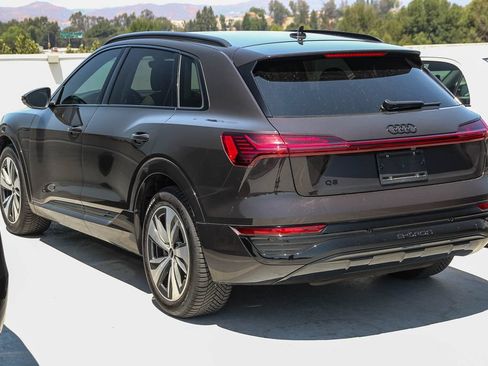 Used 2024 Audi Q8 e-tron Premium AWD/4WD image 5