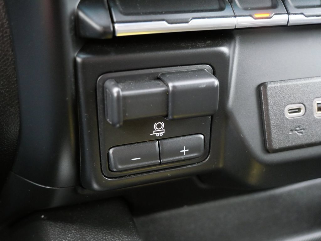 Used 2020 GMC Sierra 1500 Elevation AWD/4WD image 25