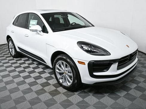 New 2025 Porsche Macan image 32