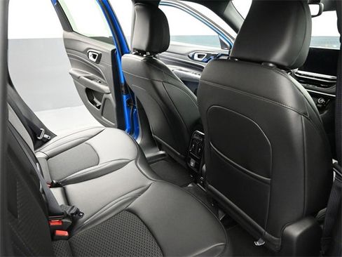 New 2026 Jeep Compass Latitude image 21