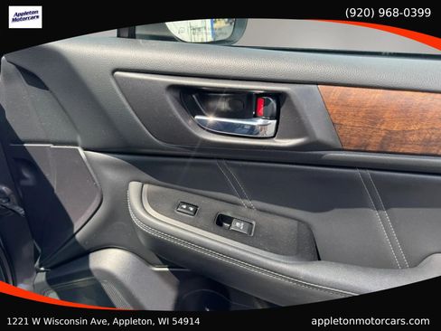 Used 2018 Subaru Outback 3.6R Limited AWD/4WD image 28