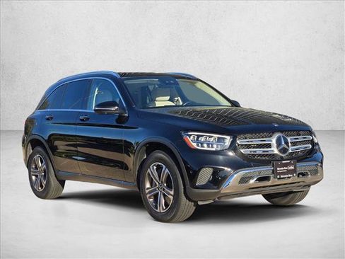 Certified 2022 Mercedes-Benz GLC 300 image 3