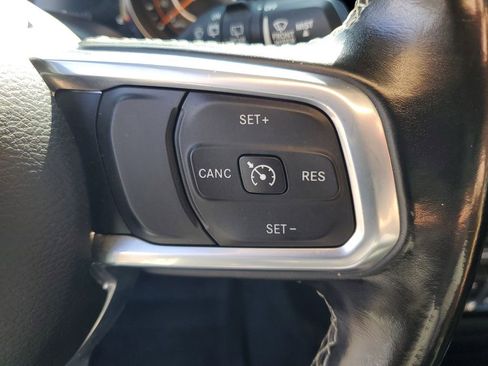 Used 2020 Jeep Wrangler Unlimited Sahara image 12