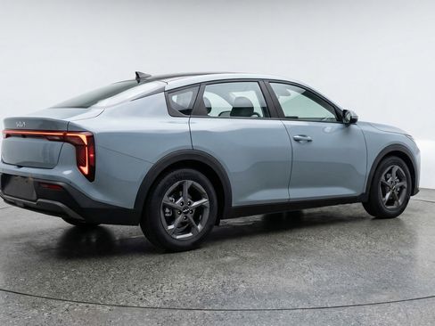 Used 2025 Kia K4 FWD image 7