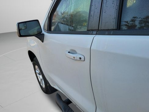 Used 2025 Chevrolet Silverado 1500 LT image 27