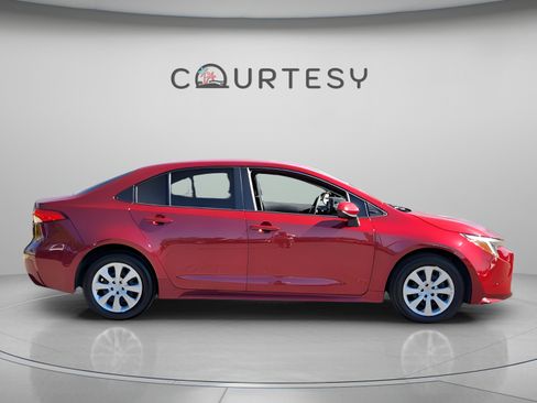Certified 2025 Toyota Corolla LE FWD image 7