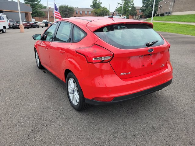 Used 2015 Ford Focus SE w/ Reverse Sensing Package FWD image 3