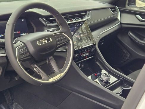 Certified 2024 Jeep Grand Cherokee L Altitude image 25