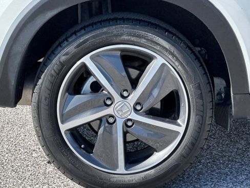 Used 2022 Honda HR-V EX image 11