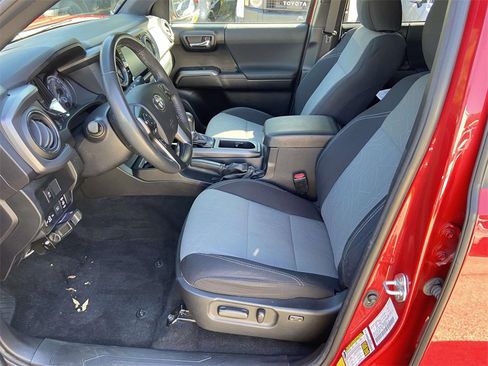 Used 2021 Toyota Tacoma TRD Off-Road image 14