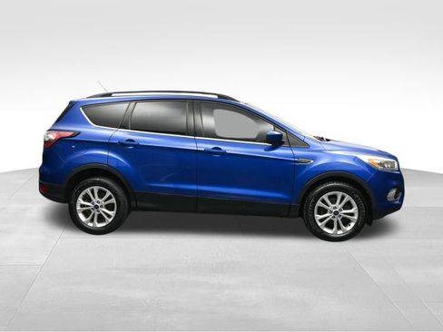Used 2017 Ford Escape SE w/ Equipment Group 201A FWD image 6