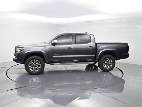 Used 2016 Toyota Tacoma Limited RWD image 3