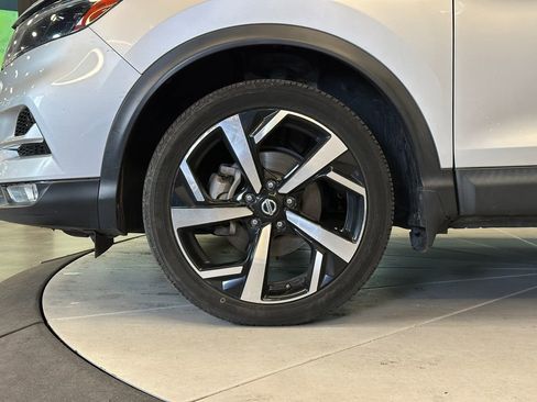 Used 2020 Nissan Rogue Sport SL w/ Premium Package FWD image 26