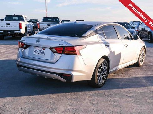 Used 2023 Nissan Altima 2.5 SV FWD image 4