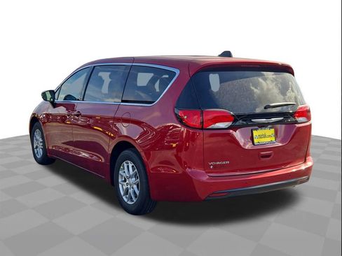 New 2025 Chrysler Voyager LX image 4