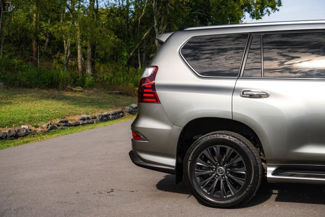 Used 2020 Lexus GX 460 Luxury w/ Luxury Sport Package AWD/4WD image 6