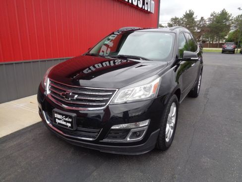 Used 2017 Chevrolet Traverse LT w/ Style and Technology Package AWD/4WD image 1