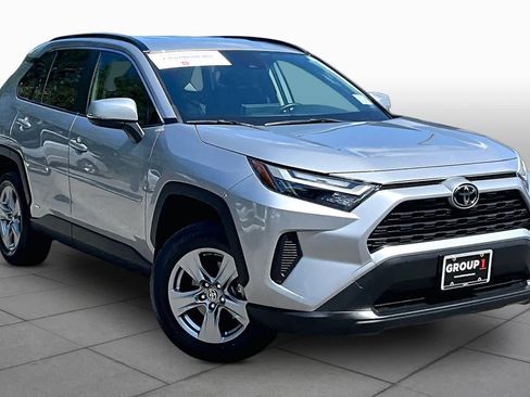 Certified 2025 Toyota RAV4 LE AWD/4WD image 3