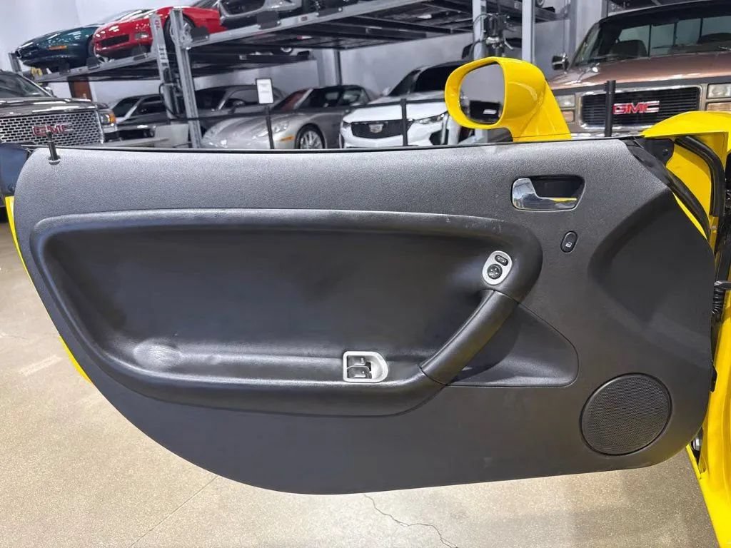 Used 2007 Pontiac Solstice GXP w/ Premium Package RWD image 11